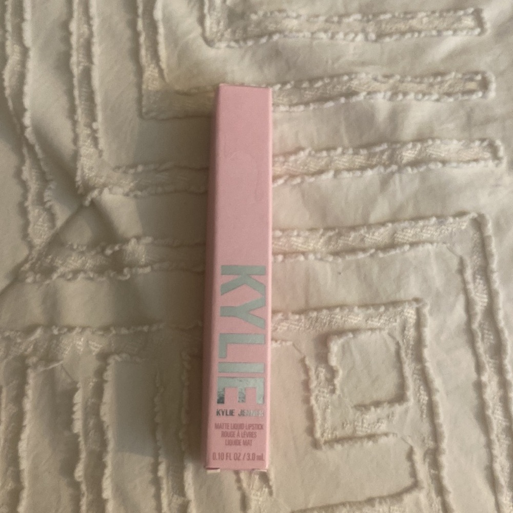 Kylie Cosmetics Matte Liquid Lipstick - Picture 2 of 3